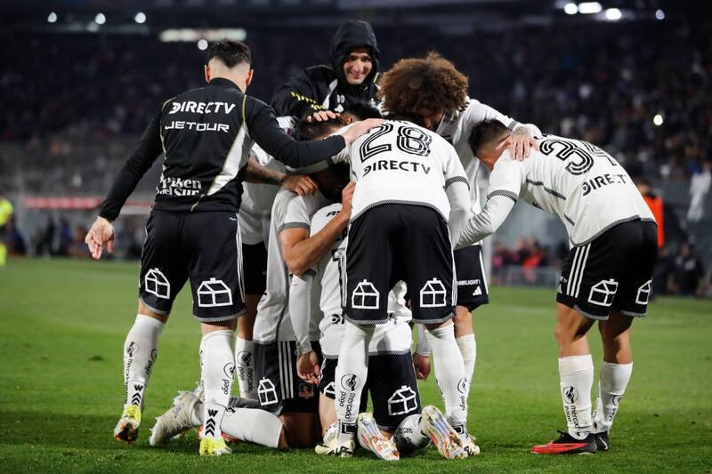 celebrando su gol en Colo Colo. (Foto: Aton)
