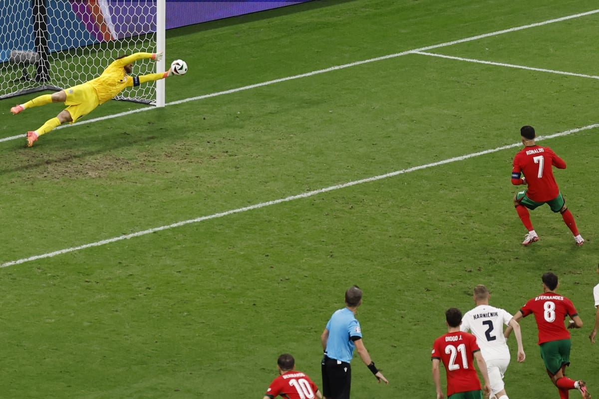 Cristiano Ronaldo desperdició un lanzamiento penal y fue objeto de burlas, incluso por parte de la BBC.