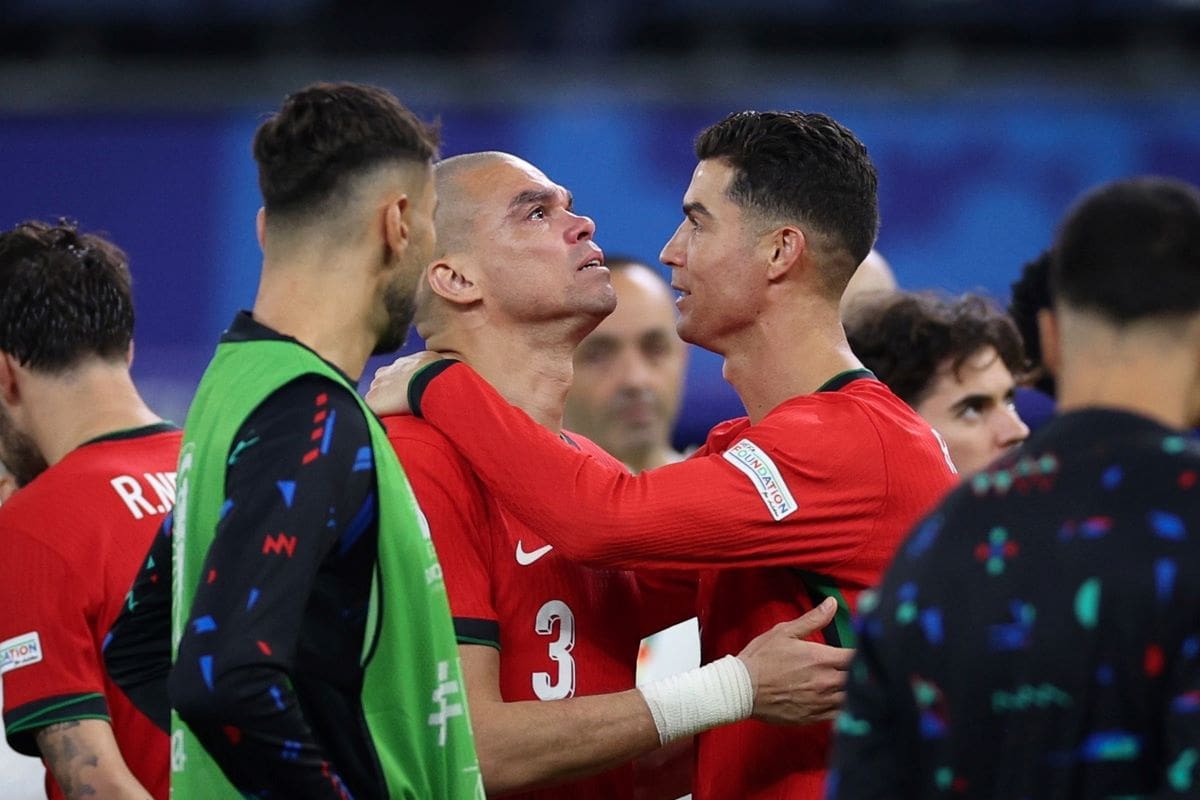 La caída frente a Francia podría haber marcado el último partido en la competición tanto de Pepe como de Cristiano Ronaldo. Foto: EFE