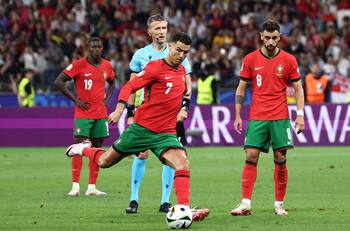 Se salvó Cristiano: Portugal ganó en penales y jugará con Francia en cuartos de la Eurocopa