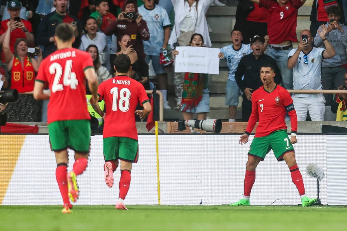 El portugués anotó un doblete en el último partido amistoso previo a la Eurocopa EFE/EPA/PAULO NOVAIS.