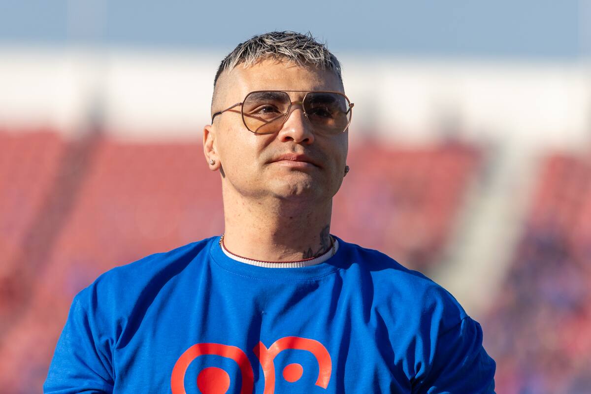 Cristóbal Campos en un homenaje realizado por Universidad de Chile en el Estadio Nacional. Foto: Felipe Escobedo