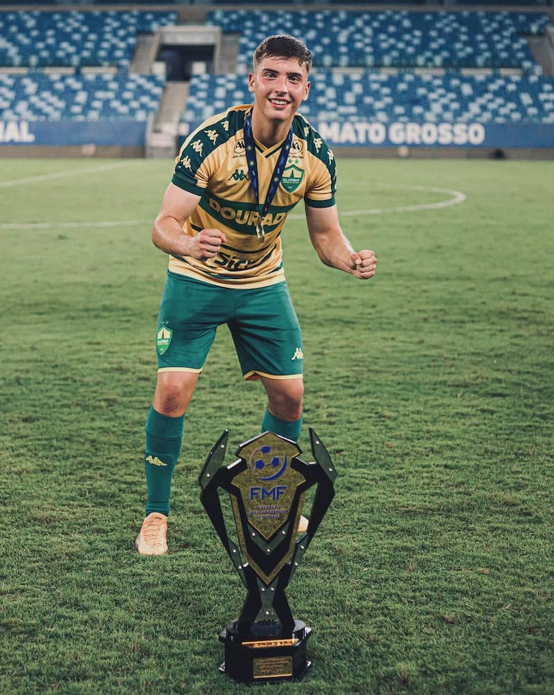 Siendo campeón en un torneo brasileño en septiembre. Foto: @cristobalc__ en Instagram