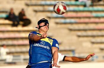 Era el futuro de la defensa de la UC y ahora está sin club