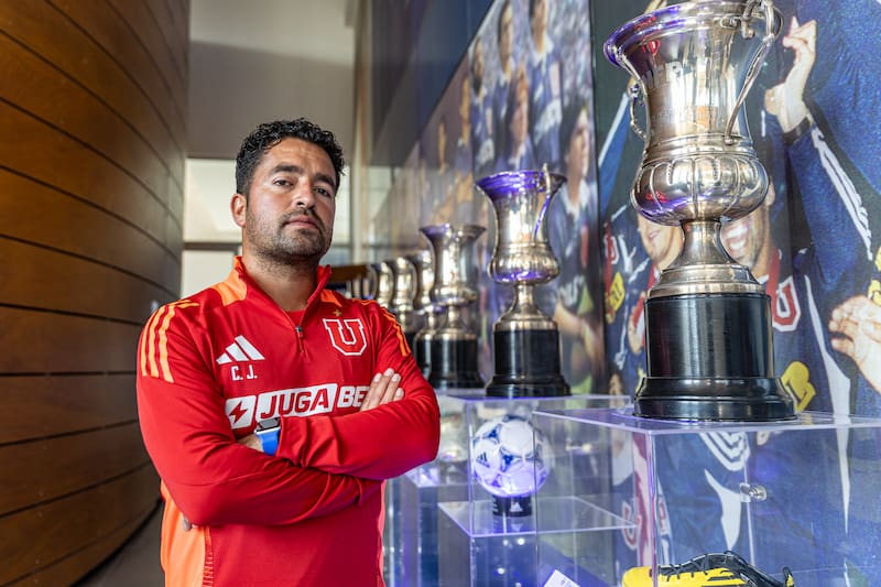 El entrenador de la U ya palpita la Copa Libertadores 2025. Foto: Felipe Escobedo/En Cancha.