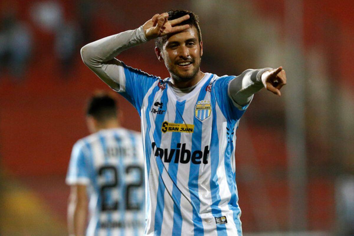seguirá en la Primera B, luego de renovar su vínculo con Magallanes. Fotos: Agencia Aton.