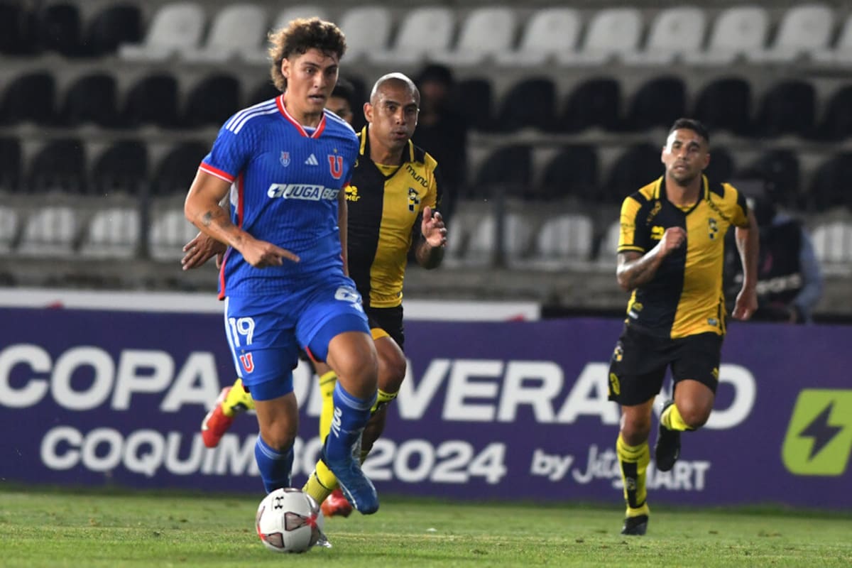 El delantero formado en la U marcó su primer gol oficial en el profesionalismo con la camiseta de Deportes Santa Cruz en Primera B. Foto: Aton.