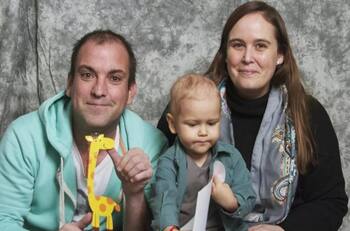 “Ayúdenme o mi hijo se muere”: El crudo relato del periodista de Canal 13 que costea el tratamiento de cáncer de su hijo