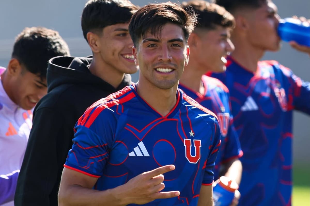 Defensa central que puede debutar en Universidad de Chile. Foto: Instagram U. de Chile.