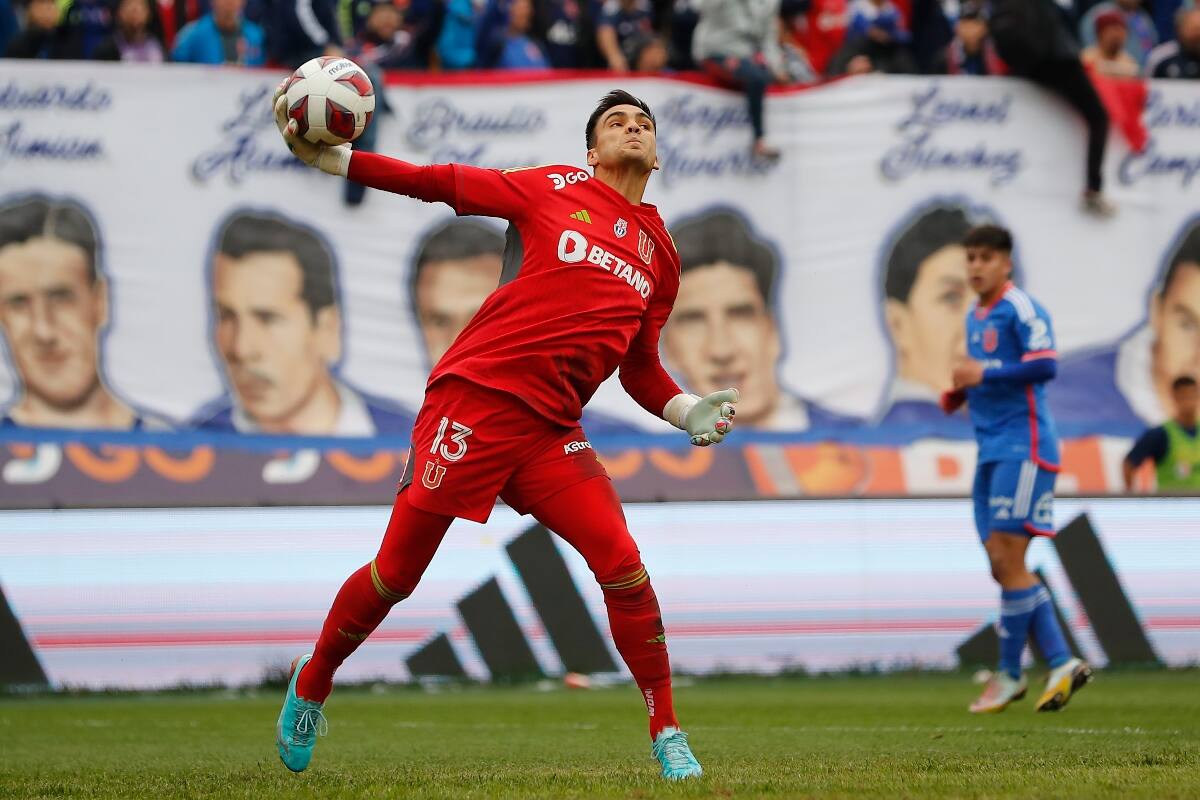 Cristopher Toselli en partido de Universidad de Chile.