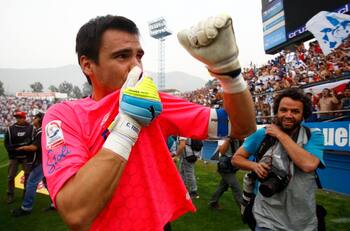 Familia de Toselli le mandó recado a los hinchas de la UC: “Puso el pecho a las balas y no se acuerdan”