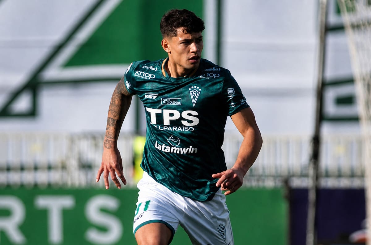“Que la gente en Wanderers mencione mi nombre junto al de Elías Figueroa es un honor, pero recién estoy empezando”