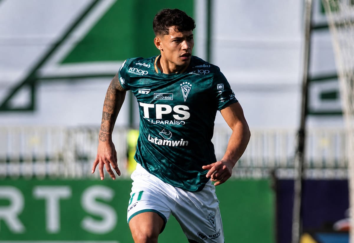 El canterano con la camiseta de Santiago Wanderers. Foto: @cristopherjessus31 en Instagram.