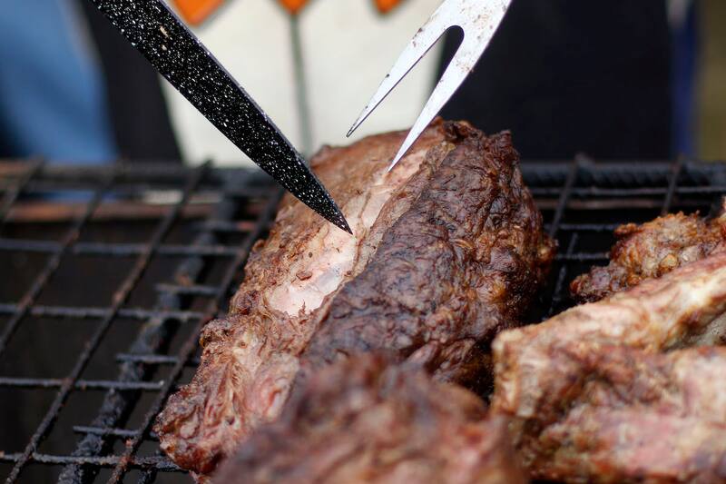Estudio de la Universidad Diego Portales determinó cuánto cuesta hacer un asado para seis personas en Fiestas Patrias.