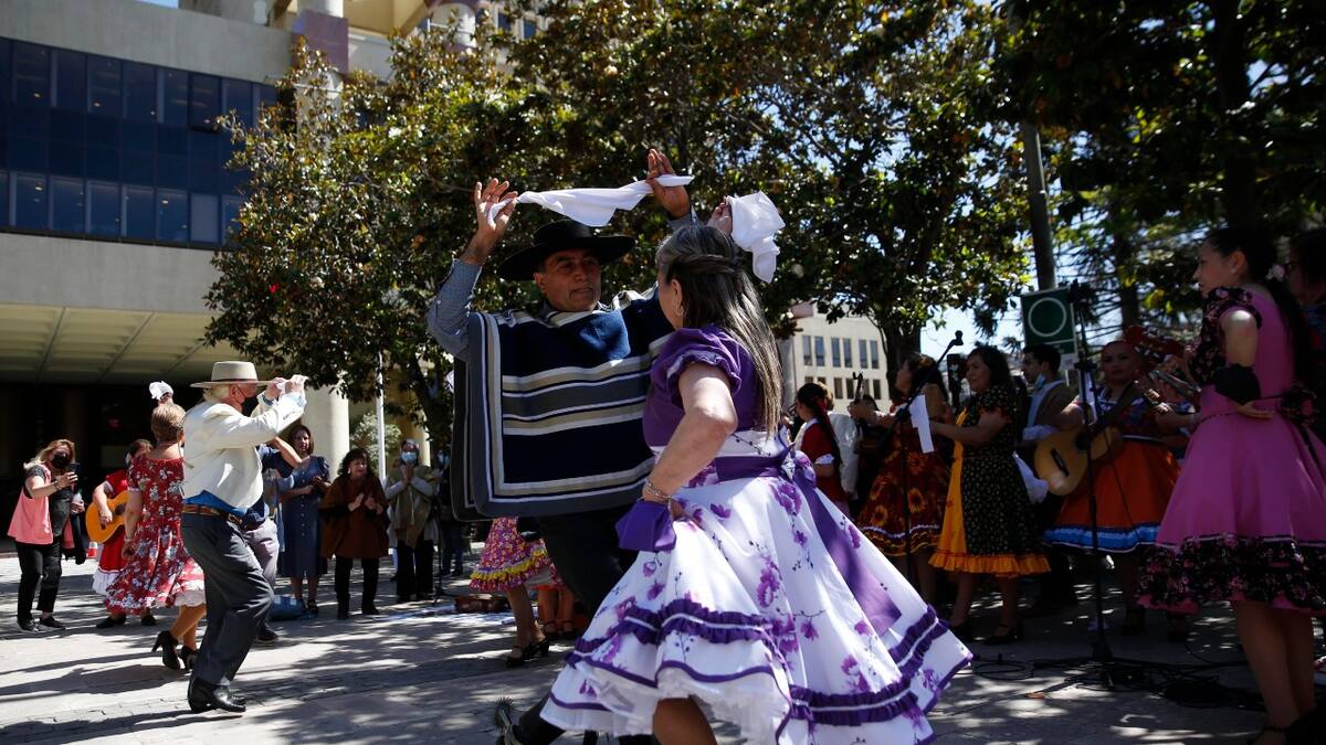 Diputados proponen declarar a la cueca y tonada como patrimonio cultural inmaterial