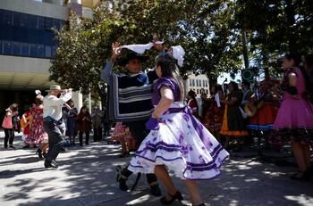Diputados proponen declarar a la cueca y tonada como patrimonio cultural inmaterial