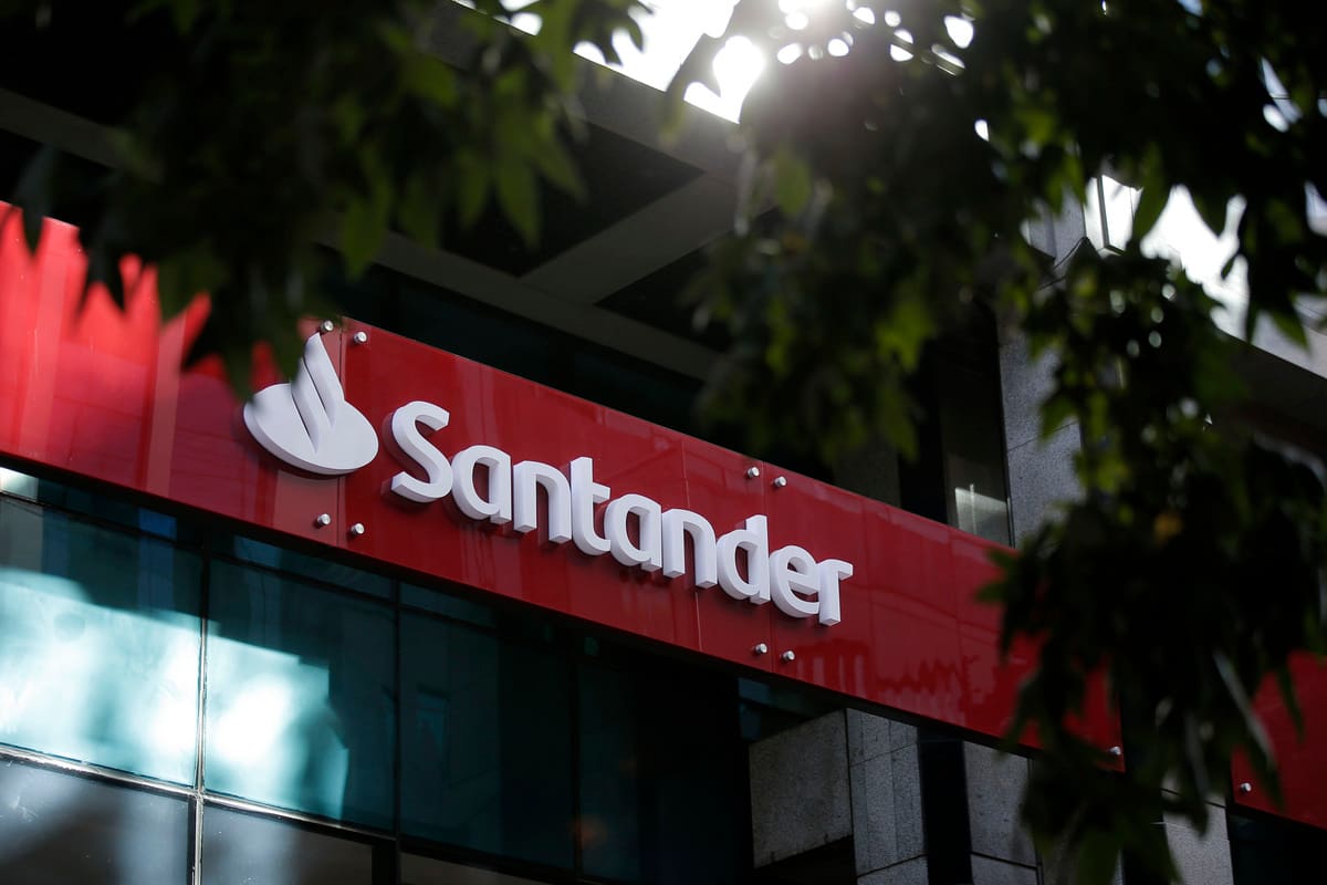 Una de las opciones es la Cuenta Corriente Life de Santander. Créditos: ATON.