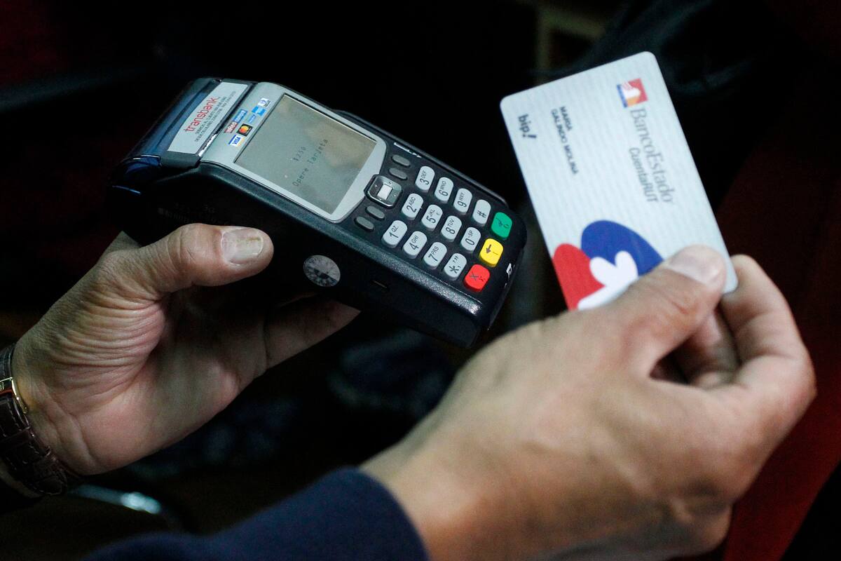 Conoce cuáles son las transacciones de la Cuenta RUT que tienen un costo adicional. Créditos: ATON.