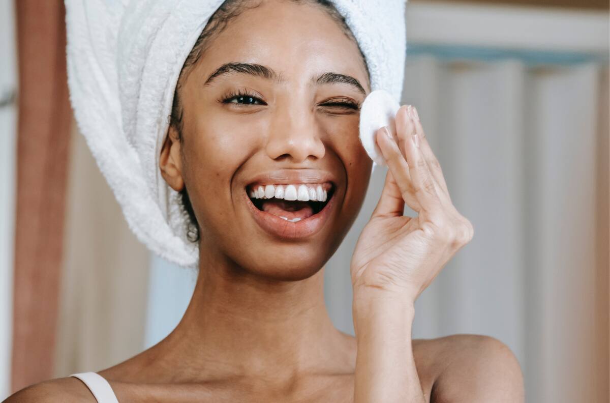 Los beneficios ocultos del agua mineral para el cuidado de tu rostro que recuperan su firmeza