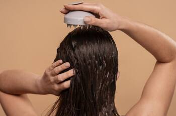 Esta es la planta que te ayudará a cuidar tu cabello de forma natural: tiene propiedades regeneradoras y protectoras