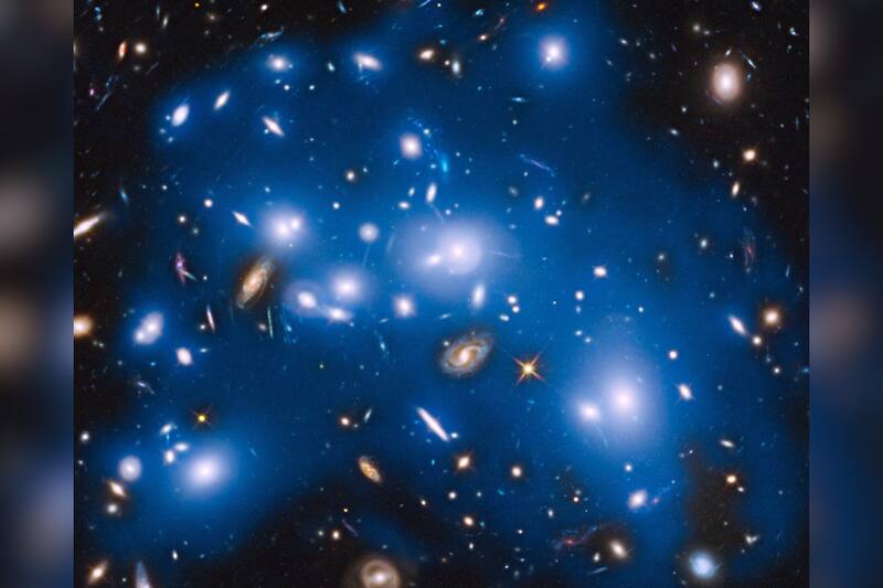 La compilación de galaxia alberga a millones de estrellas fantasmas en su interior desde hace millones de años.