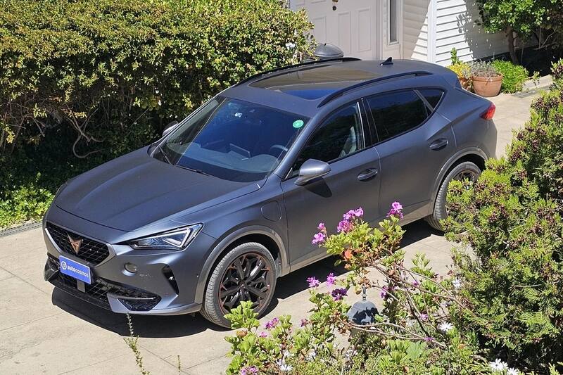 La versión híbrida enchufable del SUV español una apuesta eficiente y con toques deportivos.