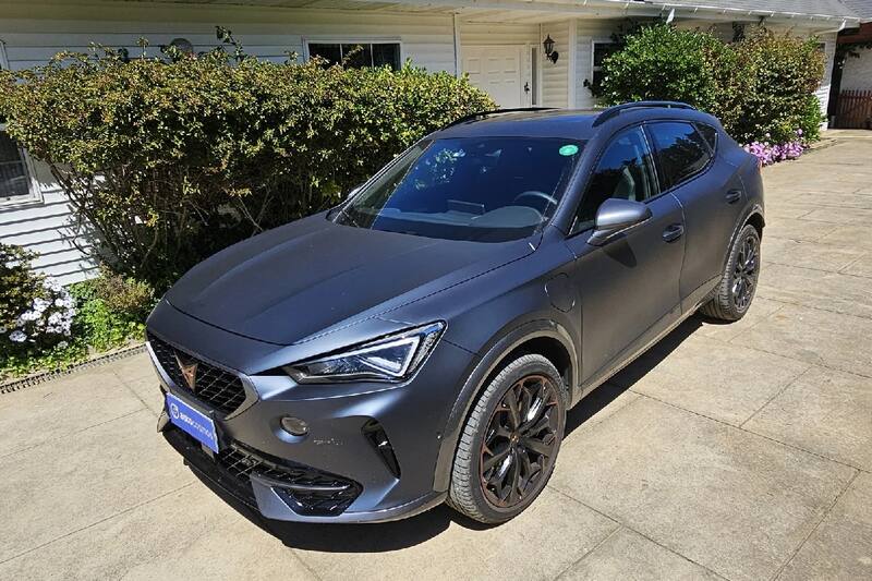 La versión híbrida enchufable del SUV español una apuesta eficiente y con toques deportivos.