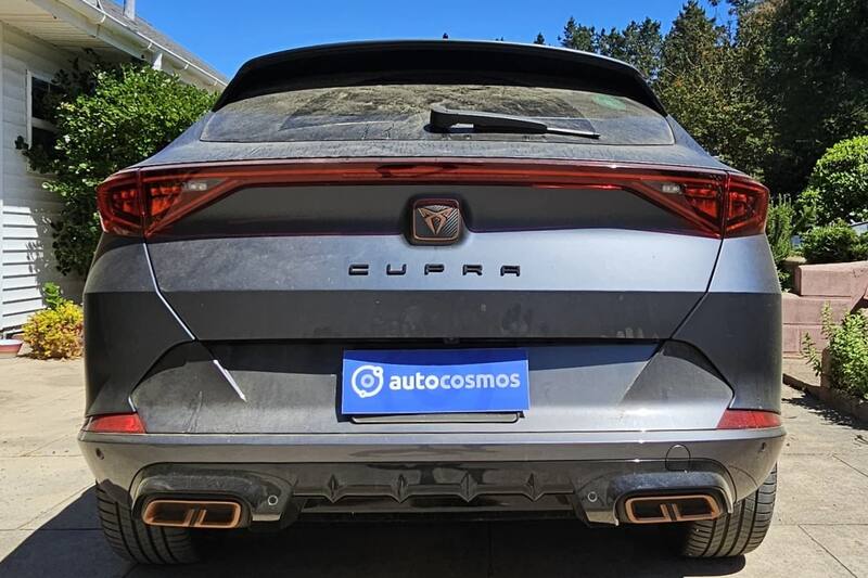 La versión híbrida enchufable del SUV español una apuesta eficiente y con toques deportivos.