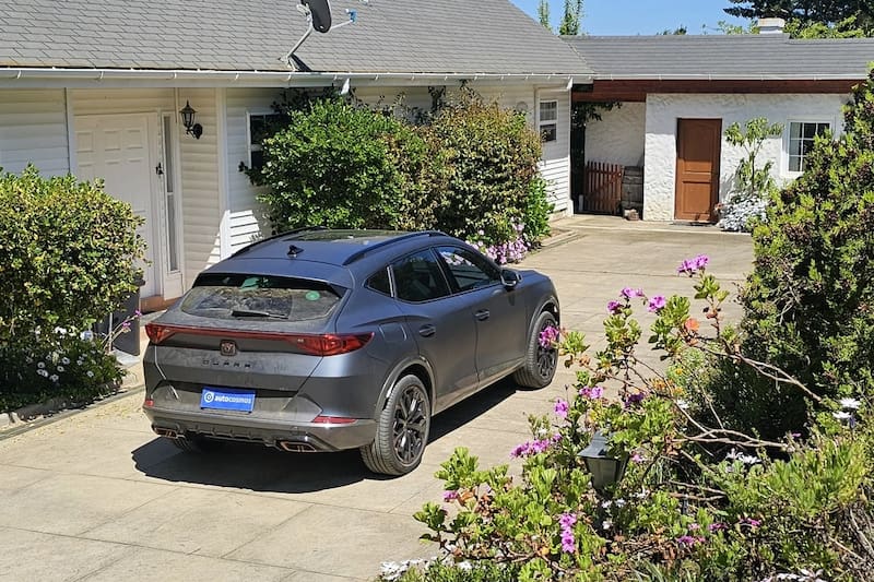 La versión híbrida enchufable del SUV español una apuesta eficiente y con toques deportivos.