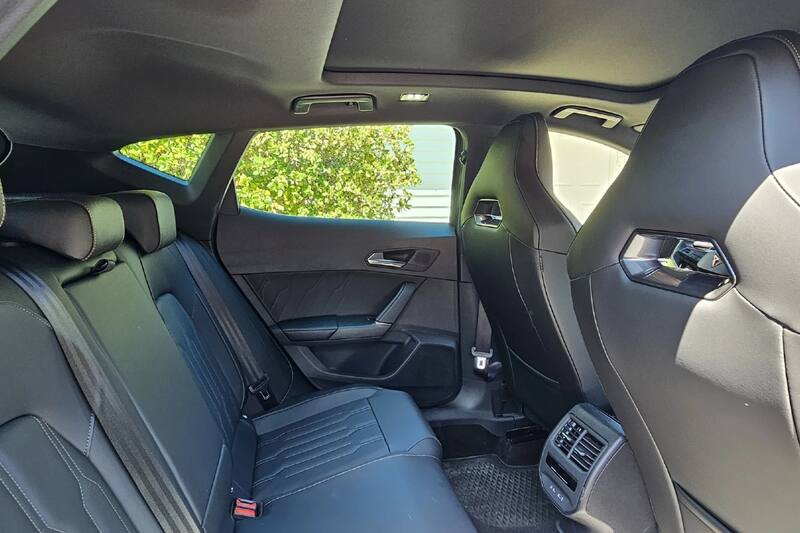 La versión híbrida enchufable del SUV español una apuesta eficiente y con toques deportivos.