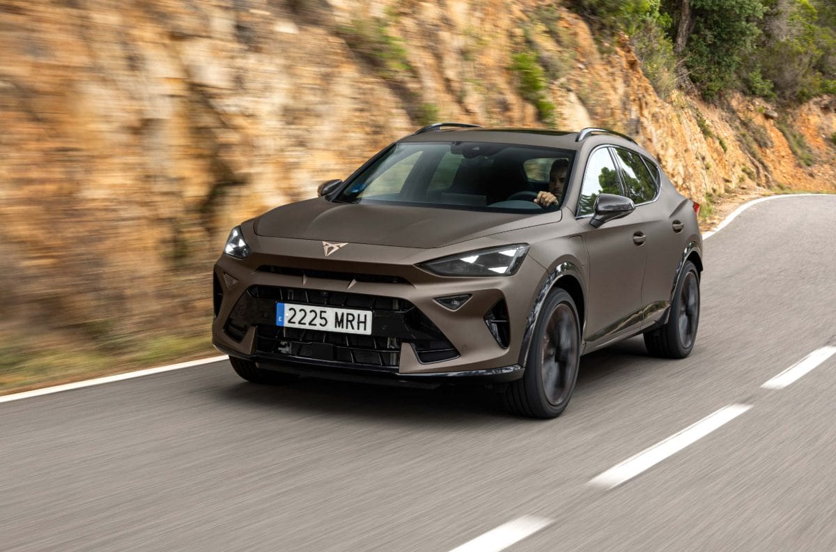 Cupra renueva su tribu más juvenil