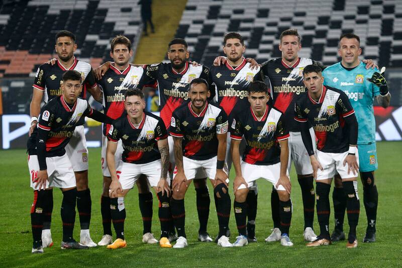Curicó Unido en el partido frente a Colo Colo. Foto: Aton.