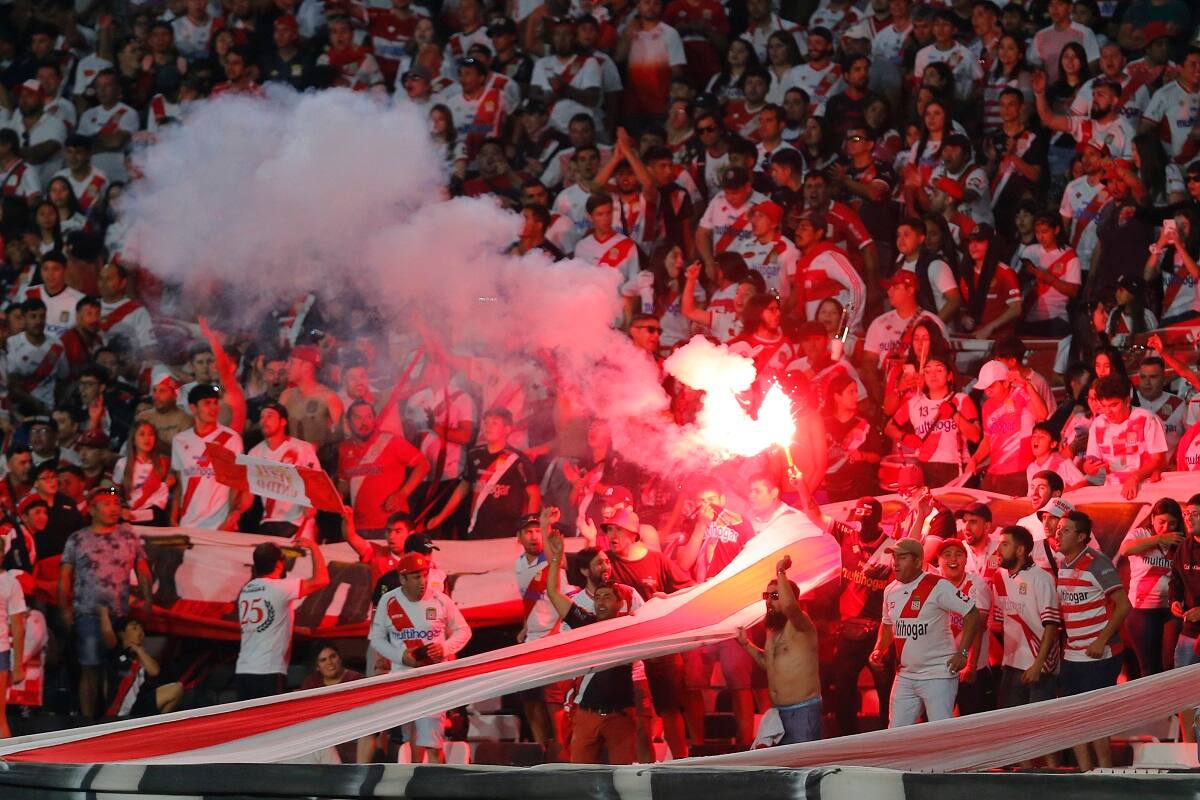La hinchada de los albirrojos fue destacada por Gonzalo Ríos.
Marcelo Hernandez/Photosport