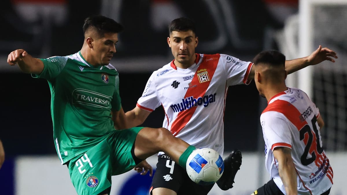 “¡Bienvenido!“: Equipo del fútbol chileno se adelanta a todos y anuncia el primer refuerzo para 2026