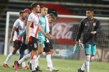 Hinchas de Curicó Unido indignados tras ser eliminados por Rengo en Copa Chile: “Momento de cambios”