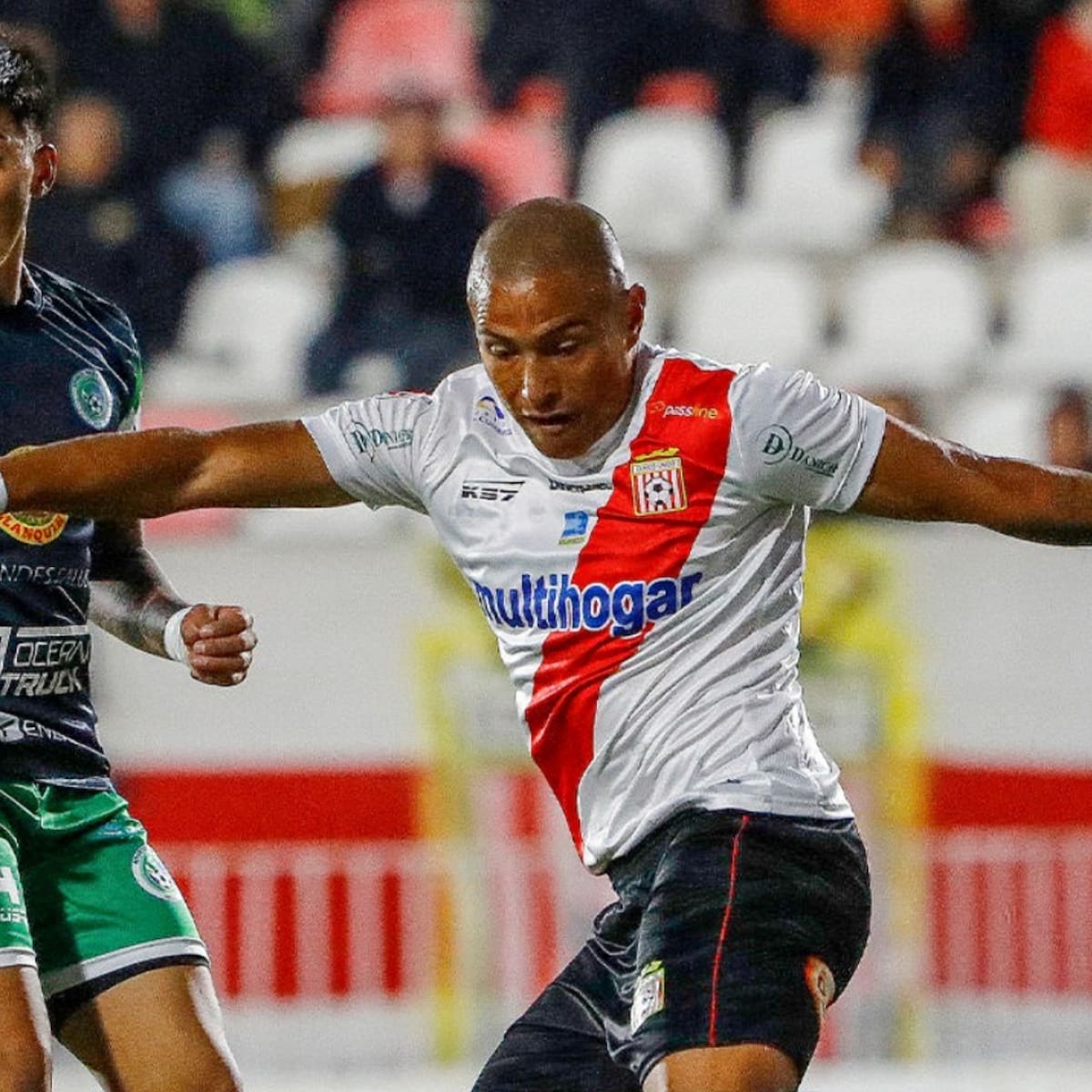 Deportes Puerto Montt se despide del liderato en Primera B tras caer como visitante ante Curicó Unido