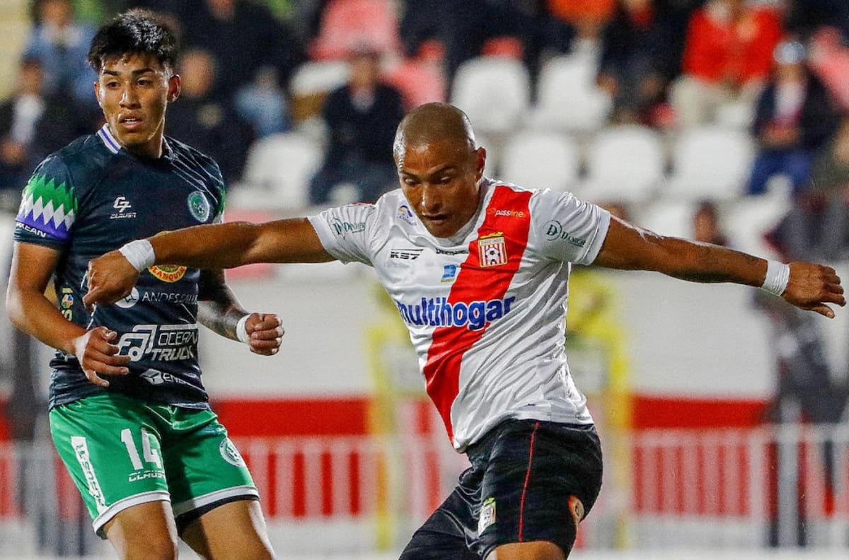 Deportes Puerto Montt se despide del liderato en Primera B tras caer como visitante ante Curicó Unido