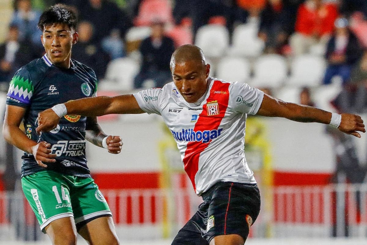 Deportes Puerto Montt se despide del liderato en Primera B tras caer como visitante ante Curicó Unido.