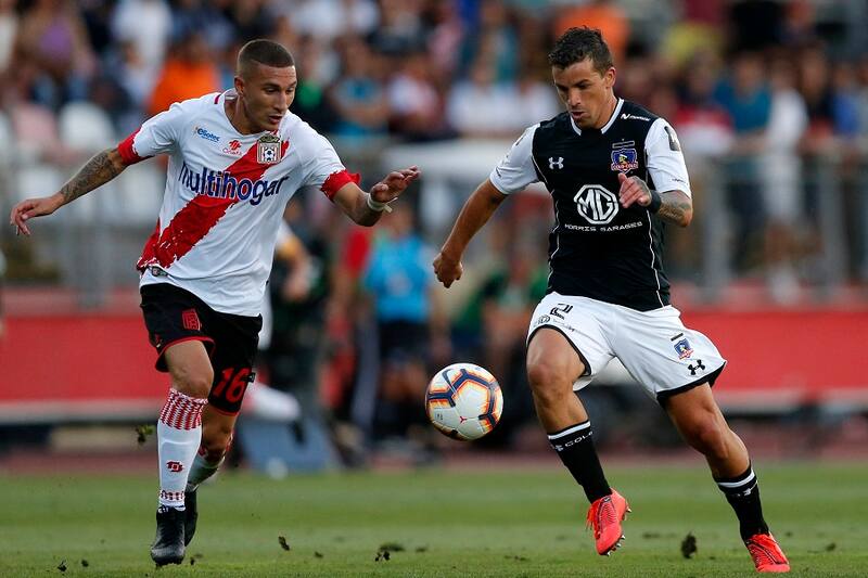 Futbol, Curico Unido vs Colo Colo
Tercera fecha, campeonato nacional 2019
El jugador de Colo Colo Gabriel Costa, disputa el balon con Franco Bechtholdt Curico Unido durante el partido de primera division realizado en el estadio La Granja de Curico Chile.
03/03/2019
Javier Torres/Photosport
Football, Curico Unido vs Colo Colo
3th date, 2019 National Championship
Colo Colo's player Gabriel Costa, battles the ball against Franco Bechtholdt of Curico Unido during the first division match held at the La Granja stadium in Curico, Chile.
03/03/2019
Javier Torres/Photosport