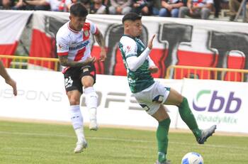 Curicó Unido se hizo fuerte de local y amargó a Santiago Wanderers en Primera B