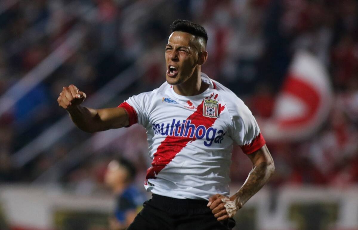 Futbol, Curico vs Huachipato.
Decima fecha, campeonato nacional 2019
El jugador de Mauro Quiroga al Centro Celebra en gol ante Huachipato durante el partido de primera division realizado en el estadio La Granja Curico, Chile
27/04/2019
Jose Robles/Photosport