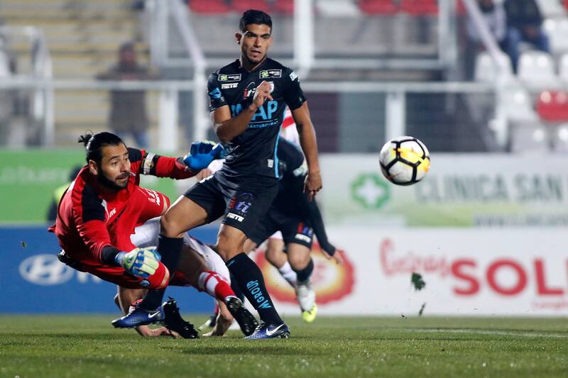 Rodrigo Naranjo jugando por Deportes Iquique.