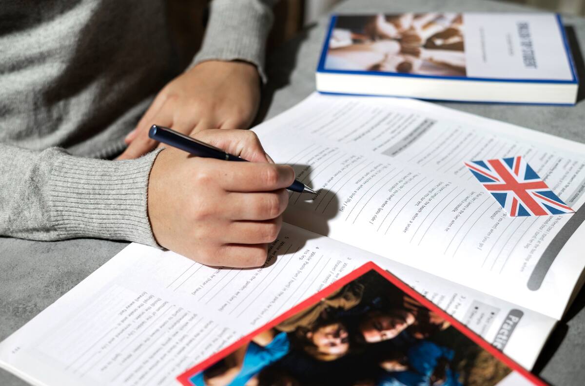 Plataforma ofrece cursos de inglés por $6.700 al mes: así se puede acceder