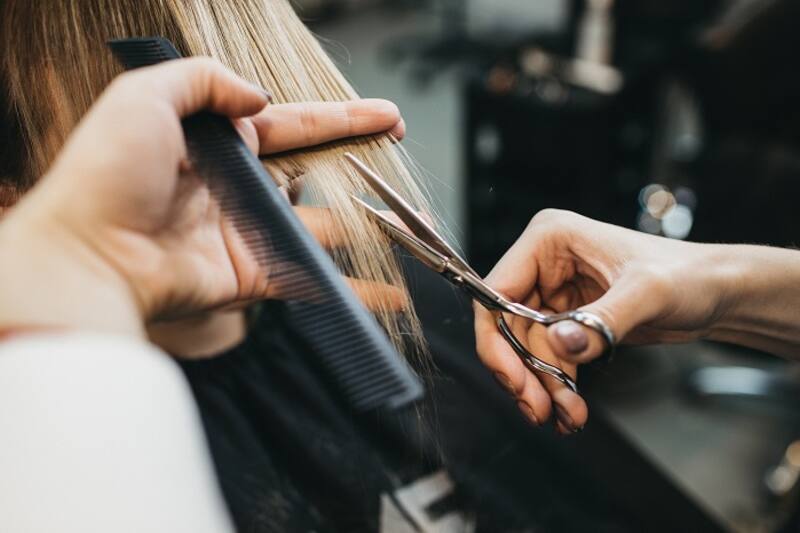 Estética integral es uno de los cursos Sence que podrás tomar totalmente gratis.