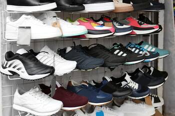 Cyber Day 2025: Estas marcas de zapatillas están confirmadas para participar en el evento de descuentos online