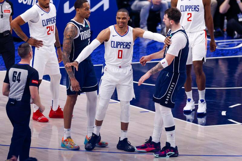 Dallas venció sin mayores complicaciones a los Clippers. Foto: EFE