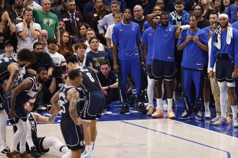 no supo sostener su ventaja y cayó por 106-99 ante Boston Celtics en el American Airlines Center. (Foto: EFE)