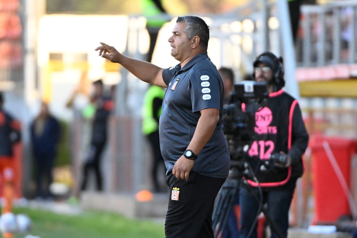 Volvió a Curicó, pero está en la cornisa. Agencia Aton