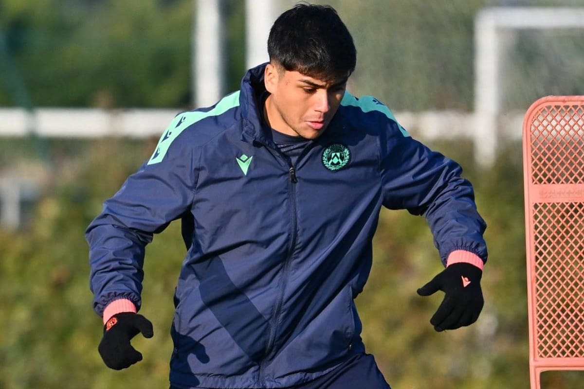 Sigue sin poder debutar en el Udinese.