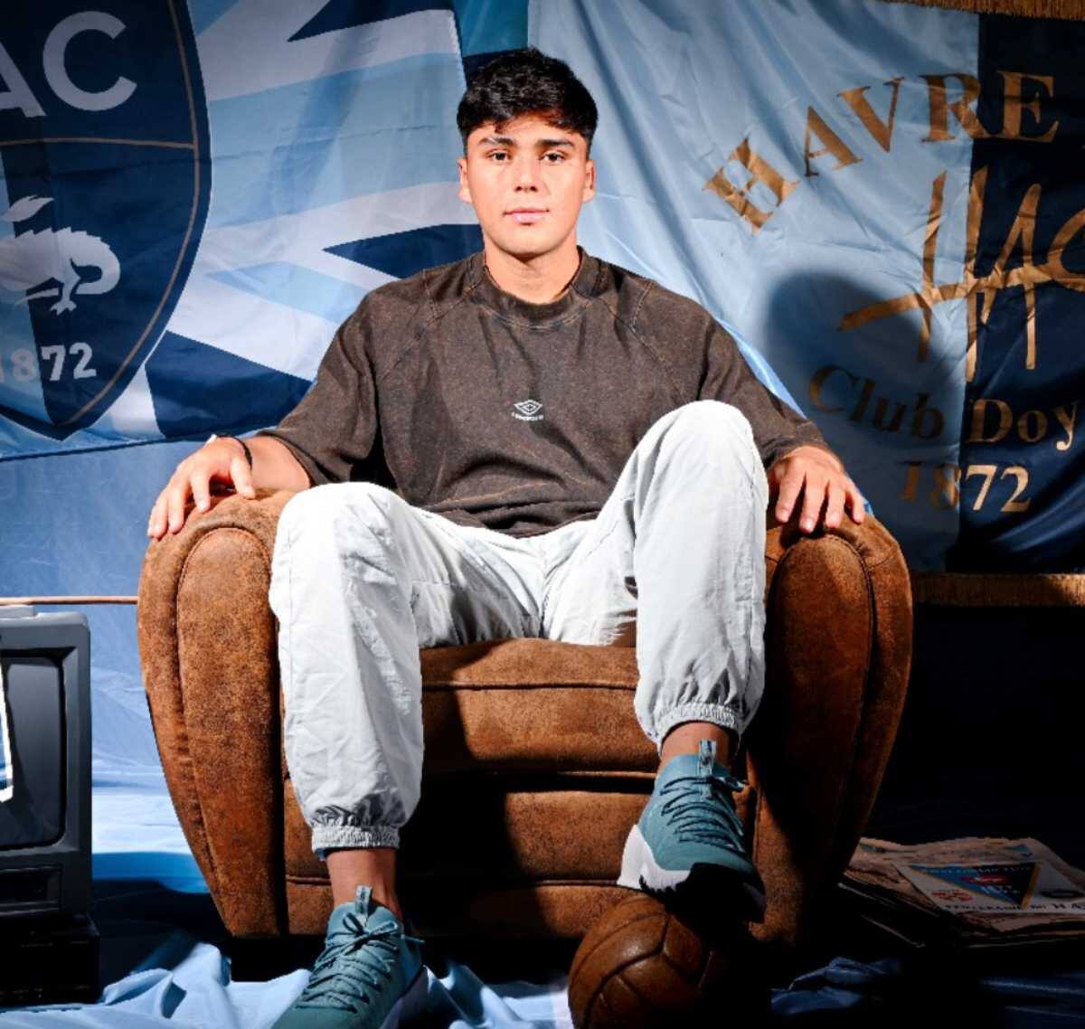 Presentado como estrella en Francia.